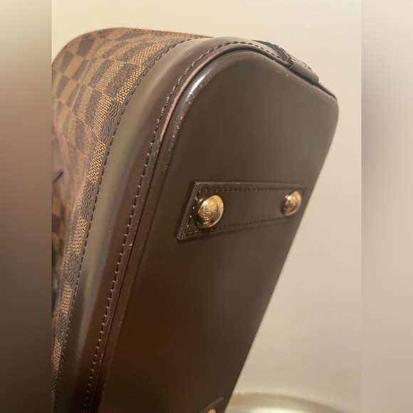 Louis Vuitton Alma PM Damier Ebene with dust bag, keys, receipt. Retail $2500 - Picture 5 of 12